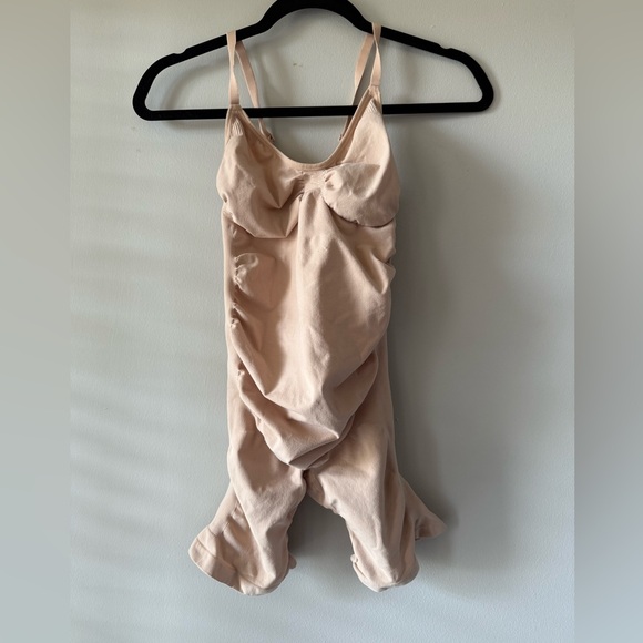 Skims Maternity SCULPTING BODYSUIT MID THIGH SZ 2X/3X - Picture 8 of 9